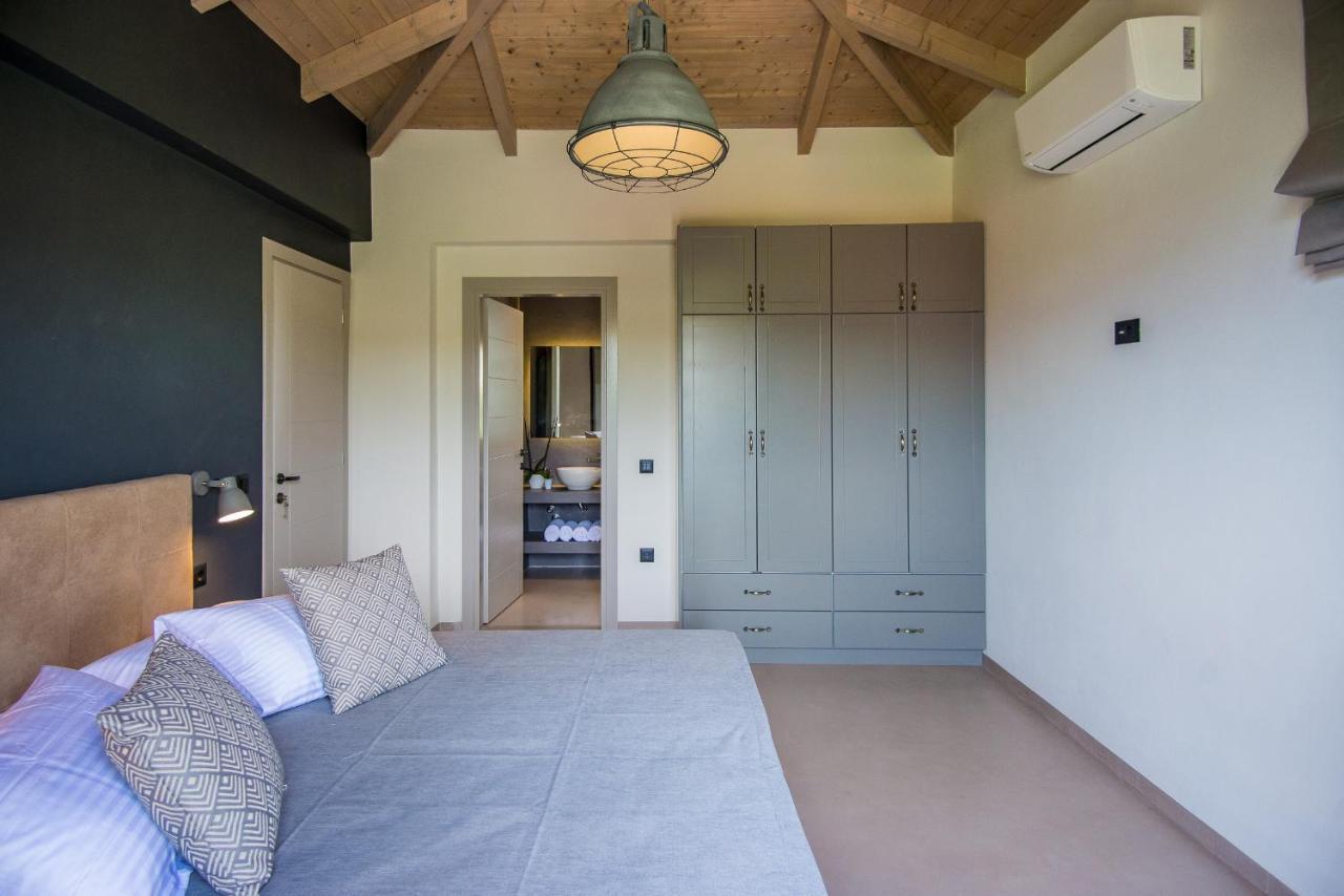 Luxury Chrisi Villa *