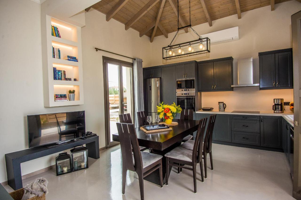 Luxury Chrisi Villa *