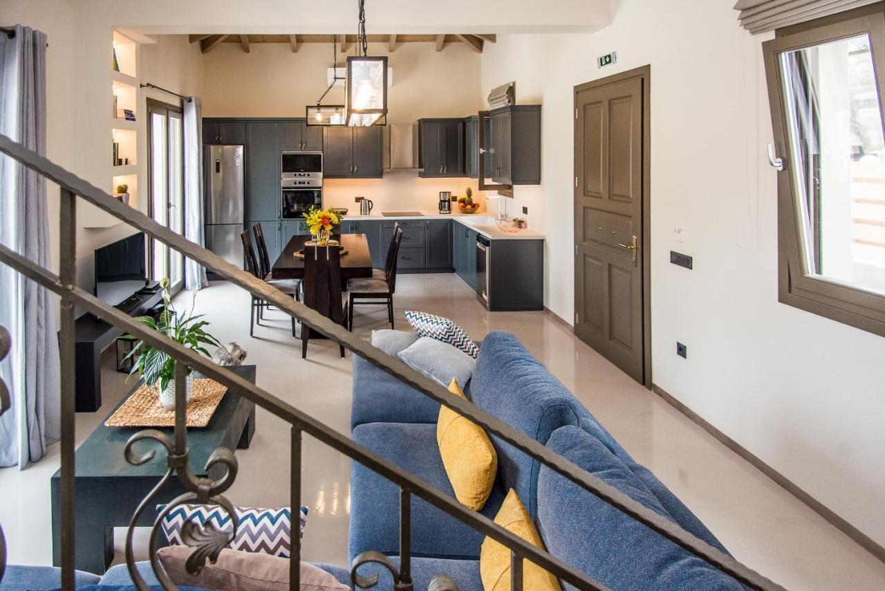 Luxury Chrisi * Svoronata