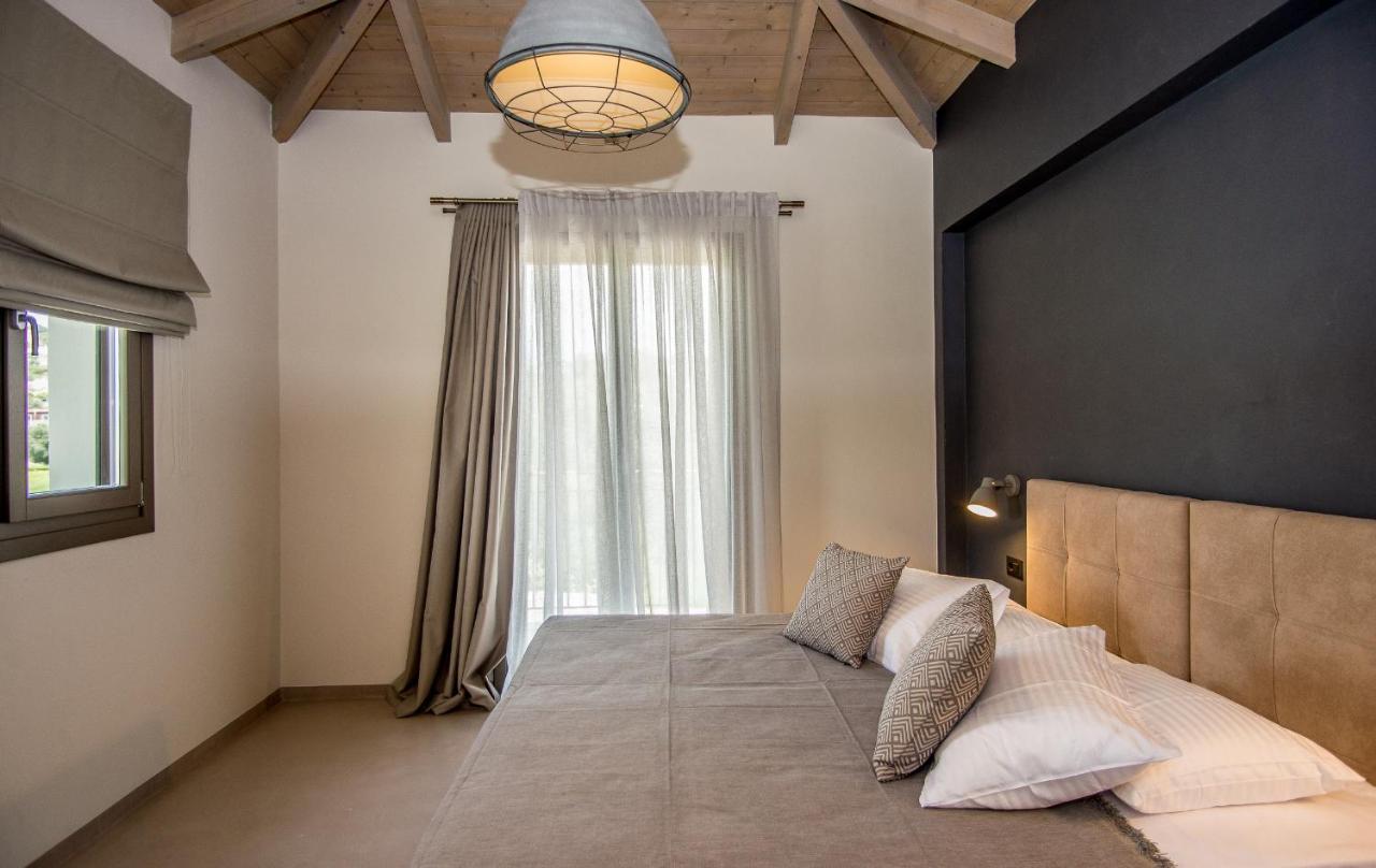 Luxury Chrisi *