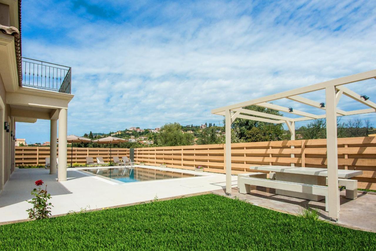 Luxury Chrisi Villa *